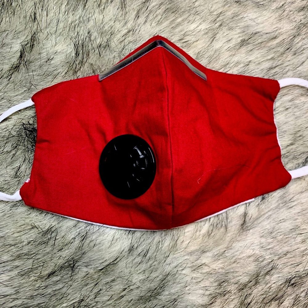Kids Face-mask with Filter Pocket and nose wire.